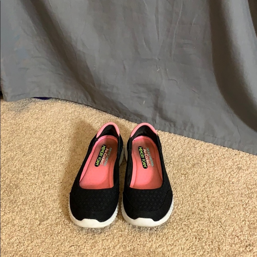 Skechers